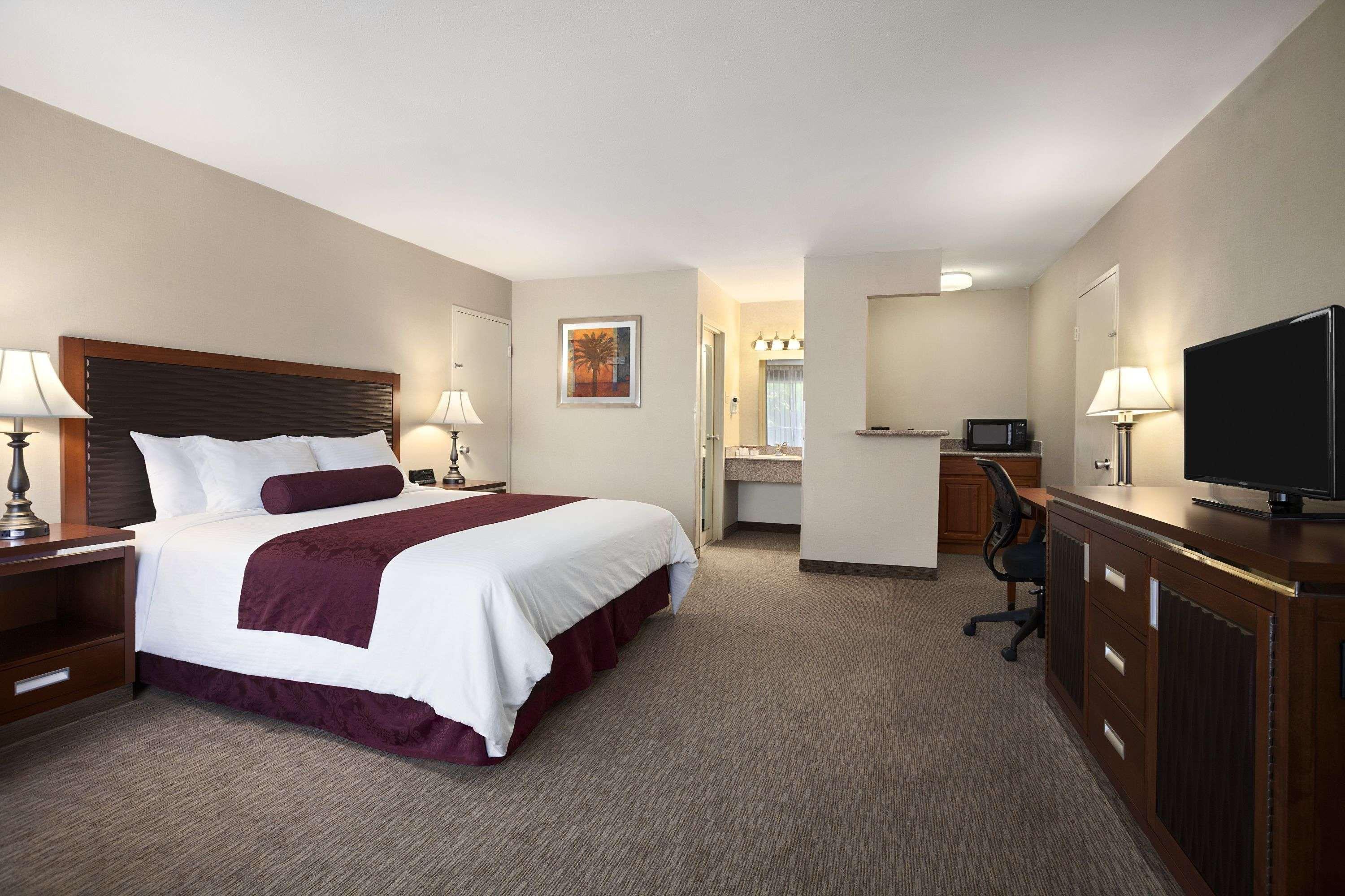 Ramada By Wyndham Sunnyvale/Silicon Valley Buitenkant foto