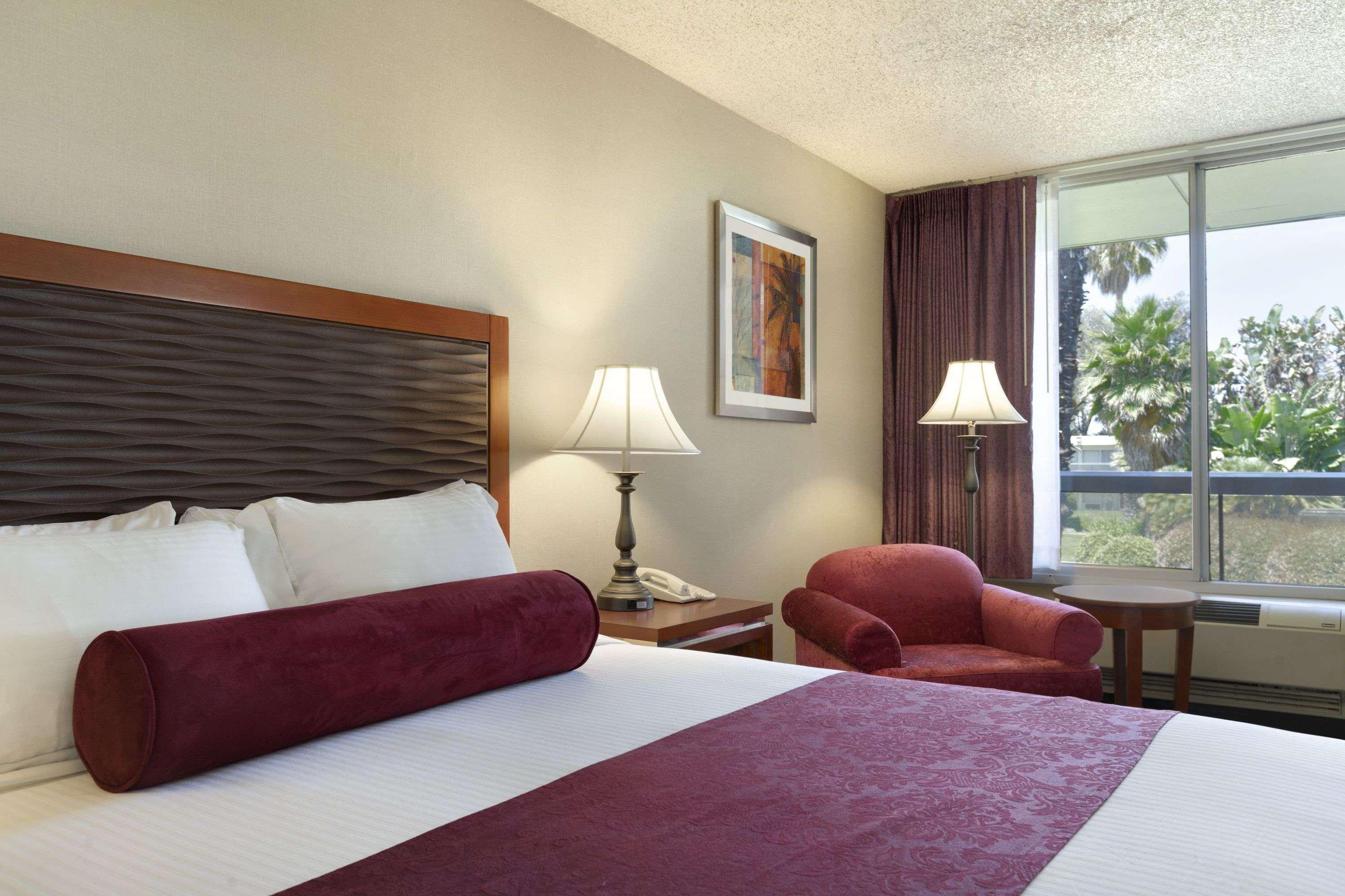 Ramada By Wyndham Sunnyvale/Silicon Valley Buitenkant foto